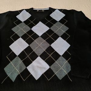 Almost New Men's Andrew Fezza V-Neck Sweater